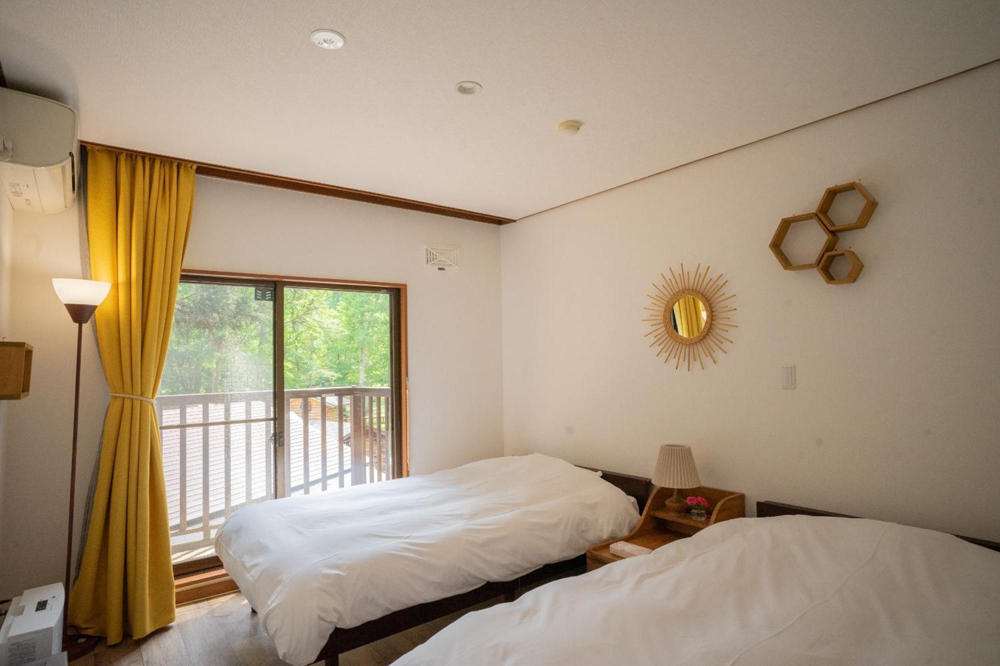 Отель Lamp Nojiriko Shinano  Экстерьер фото