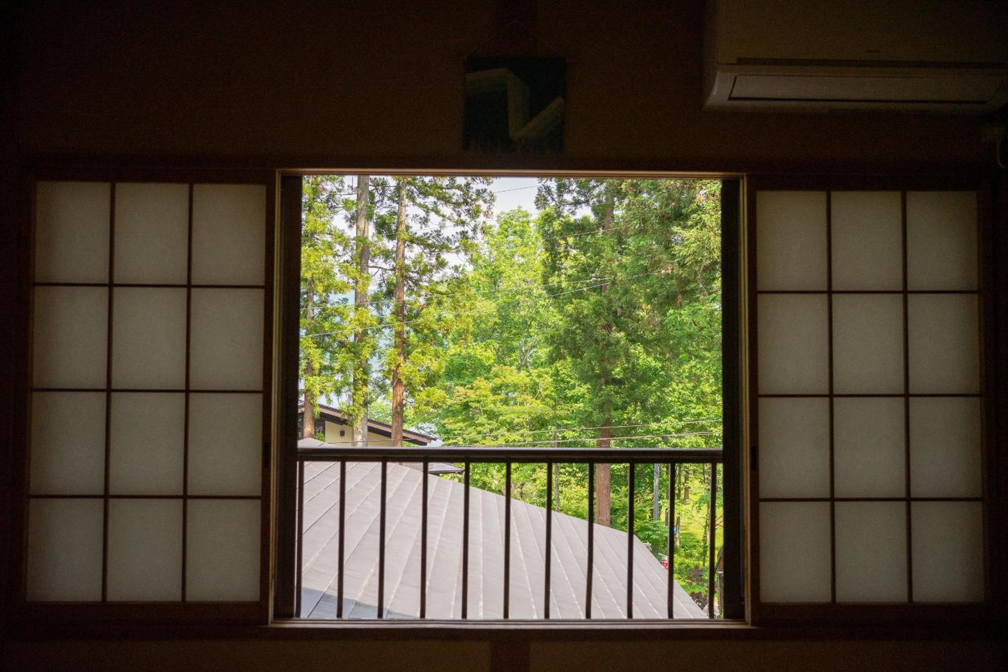 Отель Lamp Nojiriko Shinano  Экстерьер фото