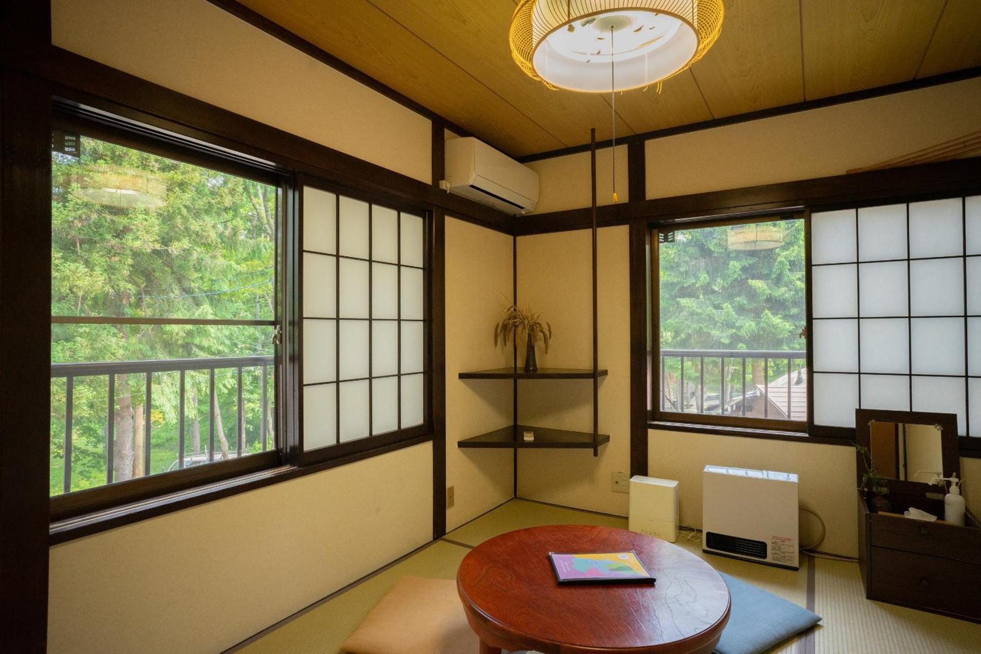 Отель Lamp Nojiriko Shinano  Экстерьер фото